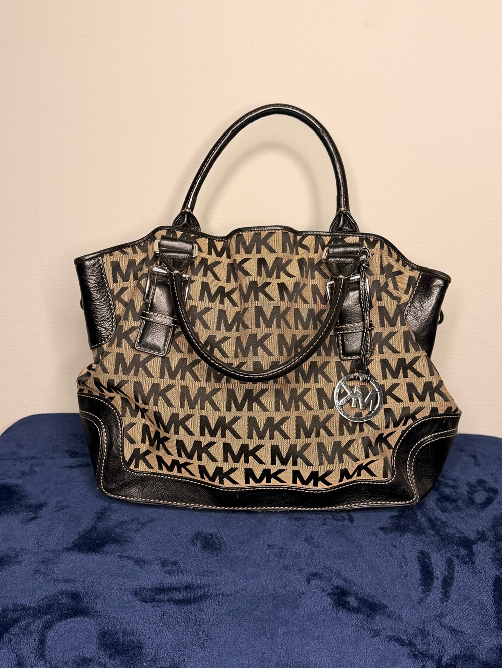 MICHAEL Michael Kors Hamilton Satchel Bag Signature Monogram Pattern